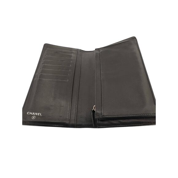 Chanel Patent Leather Long Wallet with Silver CC Logo - Picture 6 of 6